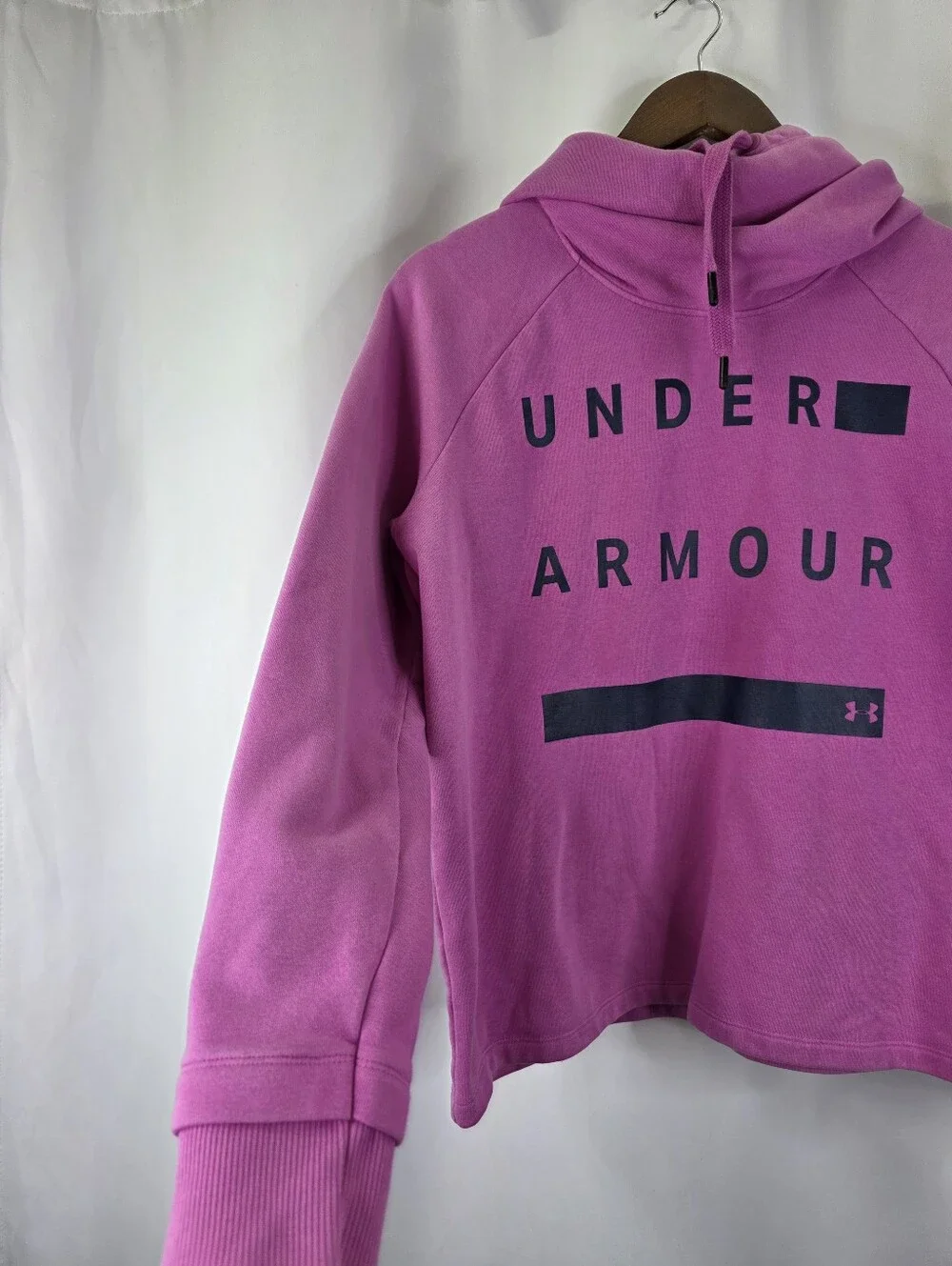 Under Armour Hoodie Women Medium Pink Loose Fit Pullover Sweatshirt Sweater Cozy